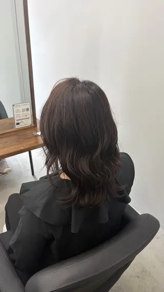 カラー 山根 明紗のヘアスタイル