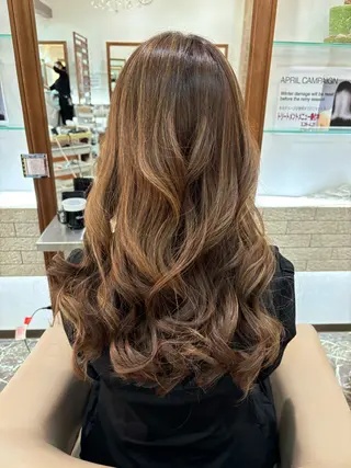 ロング カラー 神田 淳美のヘアスタイル
