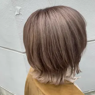 ショート カラー ヘアアレンジ サナ🌱 切りっぱなしボブのヘアスタイル