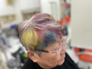 ショート カラー 小森 貫治のヘアスタイル