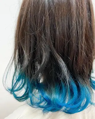 ミディアム カラー ウルフカット レイヤーカット上柿のヘアスタイル