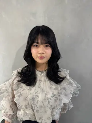 ミディアム 新宿/顔周りカット +レイヤー=しずく♩のヘアスタイル