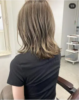ミディアム カラー Hareru 豊田 修廣のヘアスタイル