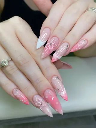 ネイル Blingg NailStudioのネイルデザイン
