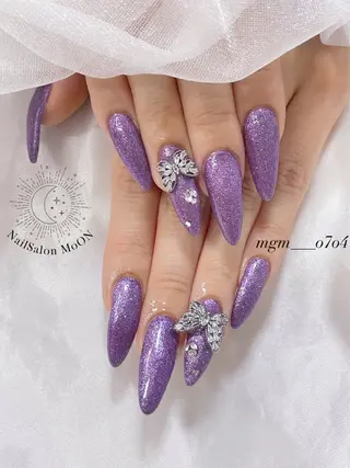 MoON...❤︎ MeGuのネイルデザイン