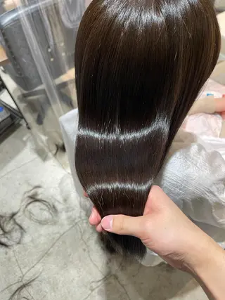 セミロング レイヤーカット 小山 悠のヘアスタイル