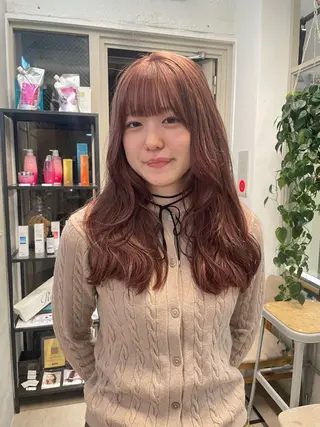 ロング カラー ミルクティー× グレージュMOMOのヘアスタイル