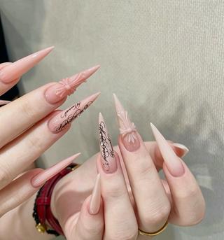 ネイル Dione Nail きよみのネイルデザイン