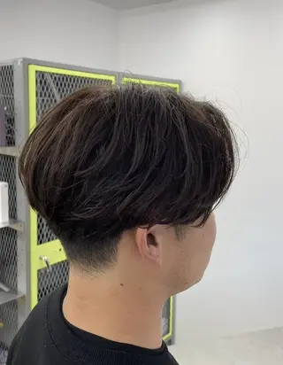 メンズ ブリーチなしWカラー 🌷宮部楓奈のヘアスタイル