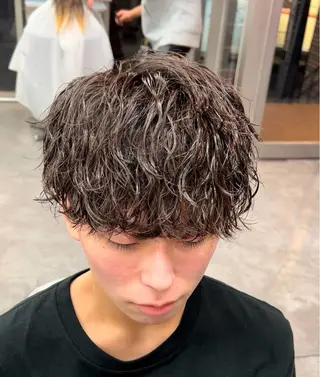 パーマ メンズ メンズ毛流れパーマ ブリーチSHIONのヘアスタイル