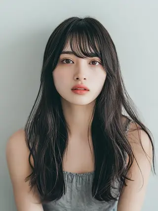 ロング 小山田 彩美のヘアスタイル
