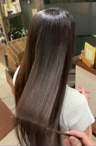 ロング カラー 常世田 恵のヘアスタイル