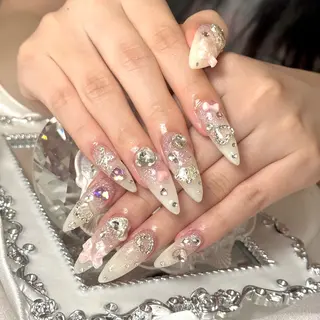 ネイル ルシイ🎀新宿長さ 出しパーツ専門店のネイルデザイン