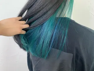 ロング カラー AYARIのヘアスタイル