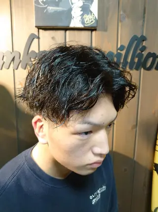 パーマ ショート メンズ 岡林 選のヘアスタイル