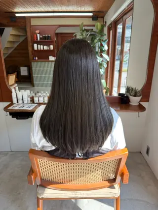 カラー DEPT 西川もかのヘアスタイル