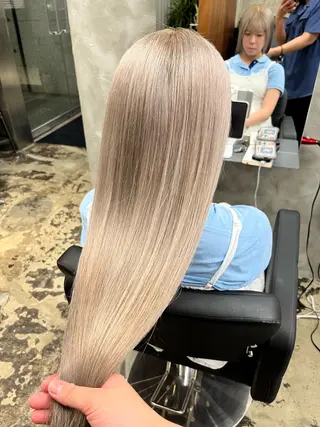 カラー 秋山 美奈のヘアスタイル