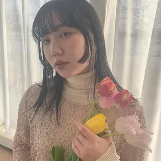 セミロング カラー 本間 結衣のヘアスタイル