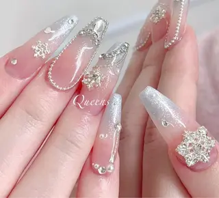 ネイル Queens 榊 まおのネイルデザイン