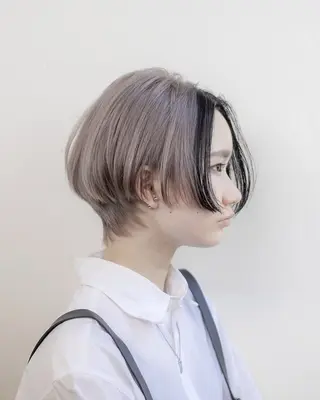 ショート カラー ルプラボウ/梨菜/ ハイトーン/ブリーチのヘアスタイル