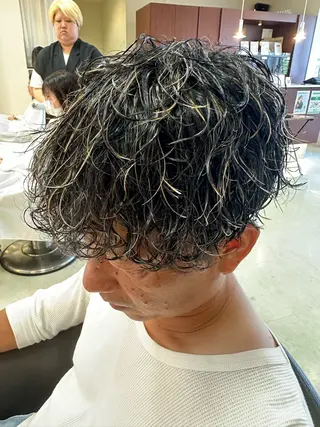 ショート パーマ メンズ 三宅 壱輝のヘアスタイル