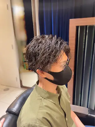 ミディアム パーマ メンズ 岡崎 隆晟のヘアスタイル