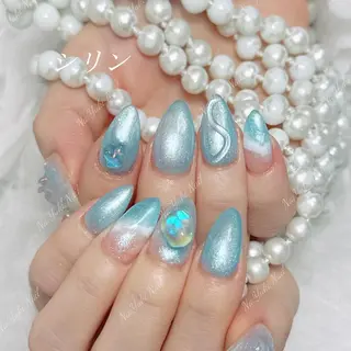 ネイル 🦋 Queenieのネイルデザイン
