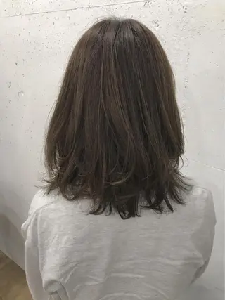 ミディアム カラー pif designのヘアスタイル