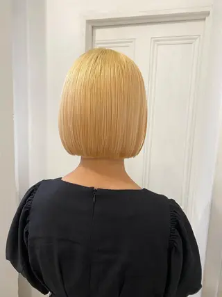 ショート カラー wakana/ 柔らかベージュカラーのヘアスタイル