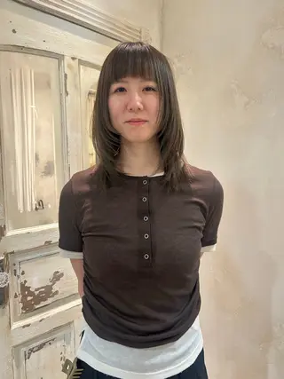 ミディアム ボブ・パーマ 芽衣のヘアスタイル
