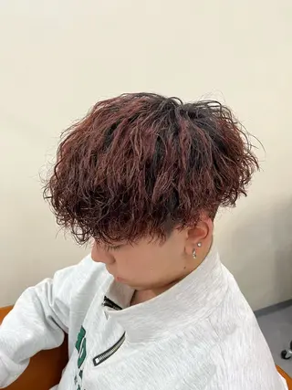 カラー パーマ フェザーパーマメンズ ピンパーマ京都駅前のヘアスタイル