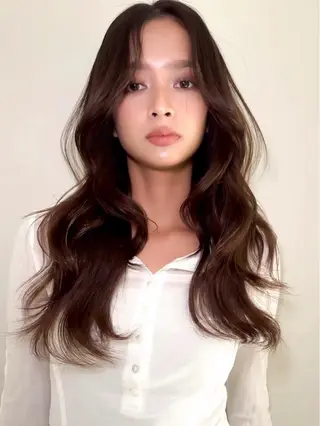 ロング カラー 三野宮 莉羽のヘアスタイル