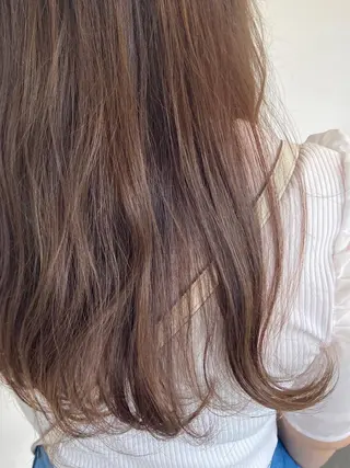 ロング 透け感カラー/ momo🦕のヘアスタイル