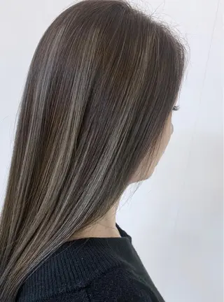 セミロング 穐田 司樹のヘアスタイル