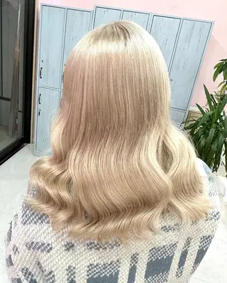 ロング カラー ブリーチ特化🌈 MANATOのヘアスタイル