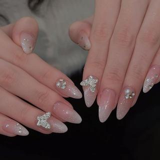 ネイル Queens テイのネイルデザイン