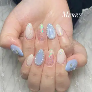 ネイル 🦋 Queenieのネイルデザイン