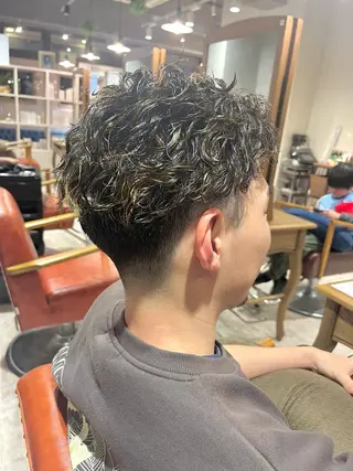 ショート カラー パーマ メンズ 柴田 翔太郎のヘアスタイル