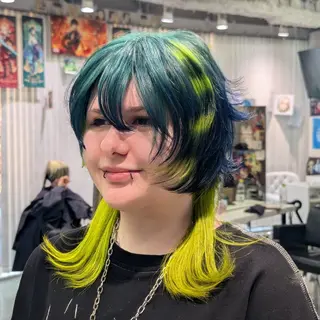 カラー ミディアム 推しカラー🦉にじさ んじカラー🌈🕒✨のヘアスタイル