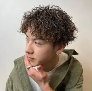 ショート パーマ メンズ 野中 慈穏のヘアスタイル