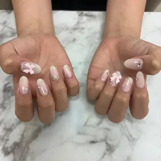 salon UNE LMA見習いスタッフのネイルデザイン