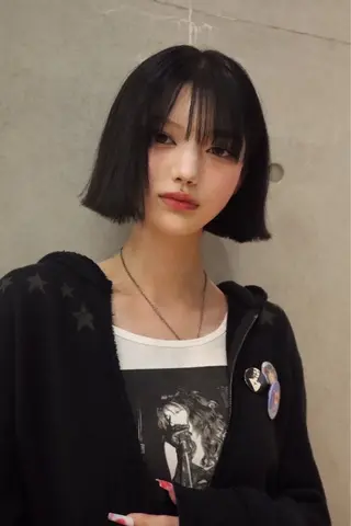 ミディアム レイヤー/ブリーチ iwamiya岩見谷のヘアスタイル