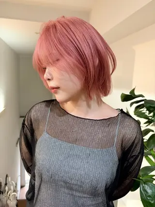 ショート カラー ハッシュカット&艶々 ハイトーン/ミワのヘアスタイル