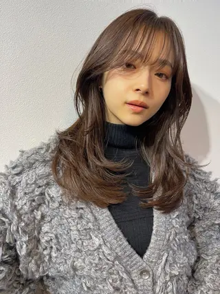 セミロング 菅原リキヤ くびれレイヤーヘアのヘアスタイル