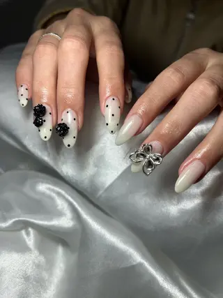 ネイル nailroom sb𓈒𓂂𓏸のネイルデザイン