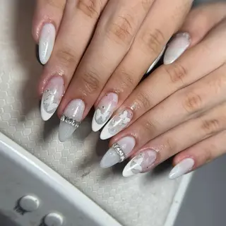 セミロング T&D NailSalonのネイルデザイン