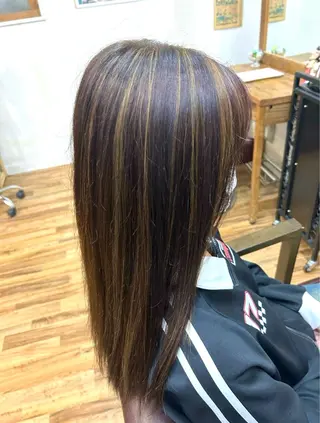 ロング カラー コイエ カレンのヘアスタイル