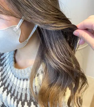 セミロング 🕊顔まわりカット /インナーカラー🕊のヘアスタイル