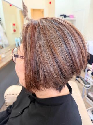 ショート カラー 鶴見 和美のヘアスタイル