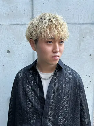 ショート カラー パーマ ヘアアレンジ メンズ 亀井隆汰/メンズ専門 パーマ/フェード可のヘアスタイル